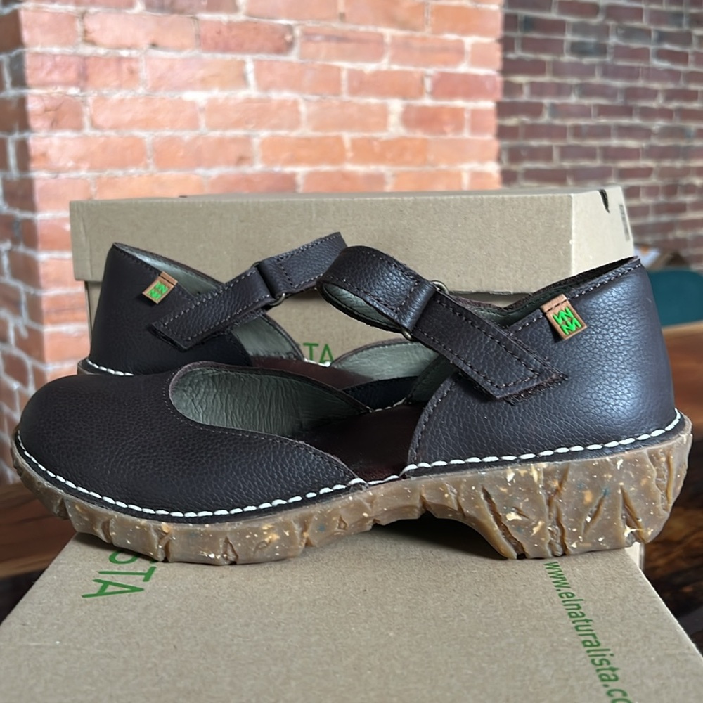 EL NATURALISTA Ladies Sandals